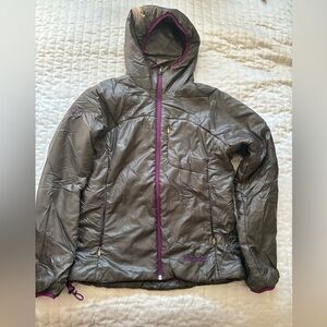 Marmot Purple and Gray Puffer Down  Jacket Insulated Hooded Coat Snow